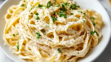 Fettuccine Alfredo