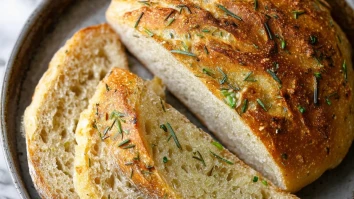 No Knead Rosemary Garlic Bread