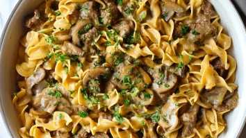 One Pot Beef Stroganoff